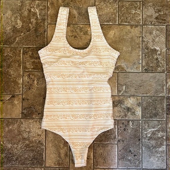 NWOT HURLEY | Printed One Piece Swimsuit | Size Small - Picture 2 of 11
